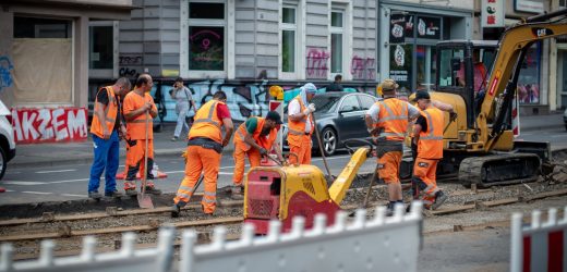 Przed czym mogą ochronić spodnie robocze?